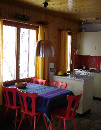 Eettafel en keuken